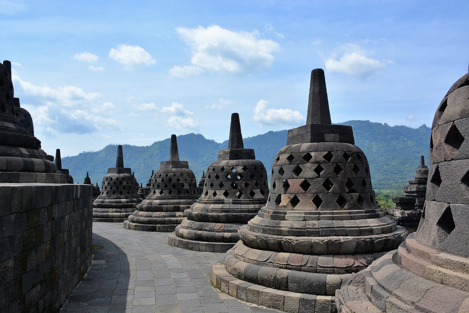 Candi Borobudur Mahakarya Dinasty Syailendra - Yousosial