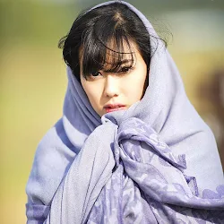 Kim Ha Yul – Black Dress Outdoor Foto 8