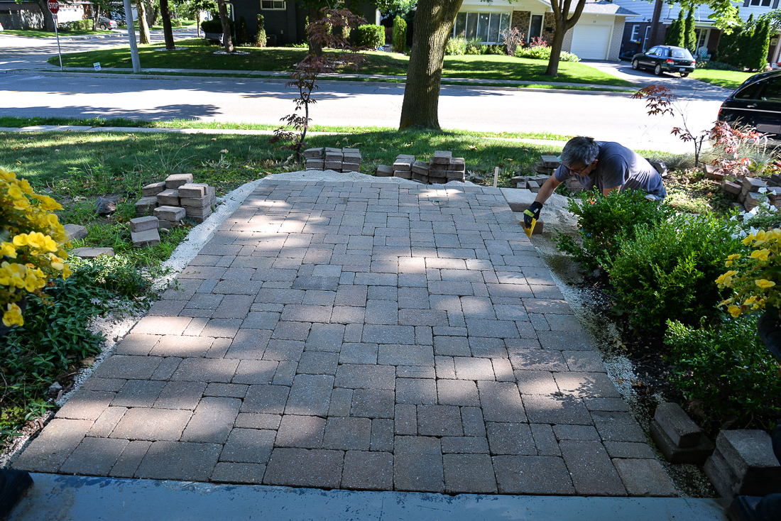 How To Install a DIY Paver Walkway Rambling Renovators Bloglovin’