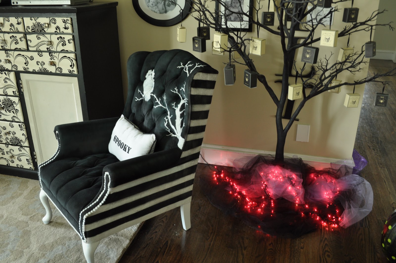 Cassandra Design B & W Halloween Chair Set for Halloween