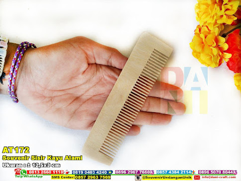 Souvenir Sisir Kayu Alami