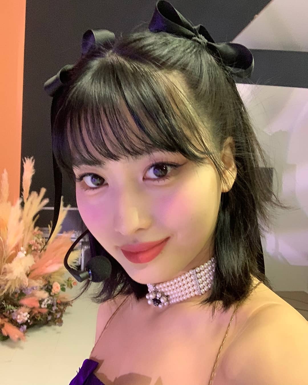 오프숄더 모모 셀카 - 꾸르