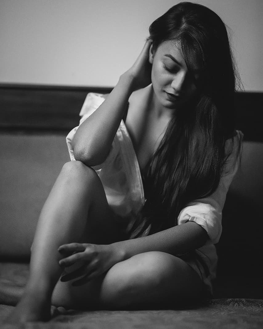 Salahkaar Heroine Leena Jumani Images