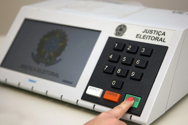 Pesquisa revela que 63,7% dos brasileiros confiam na urna eletrônica