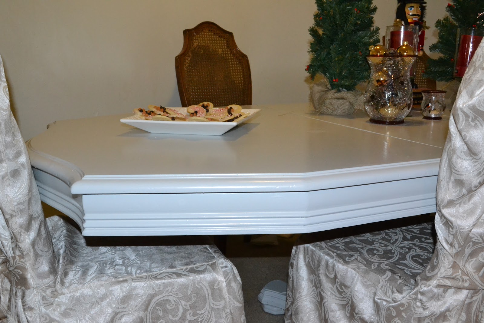 Four Little Gems Painting and Sealing A Dining Room Table. Pt. 3