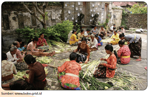 Tradisi Ngayah di Masyarakat Bali www.simplenews.me