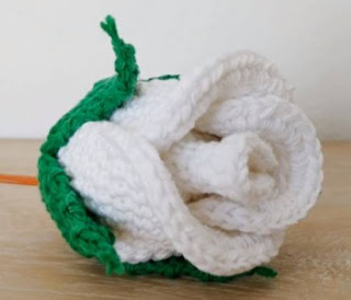 PATRON GRATIS ROSA AMIGURUMI 44202