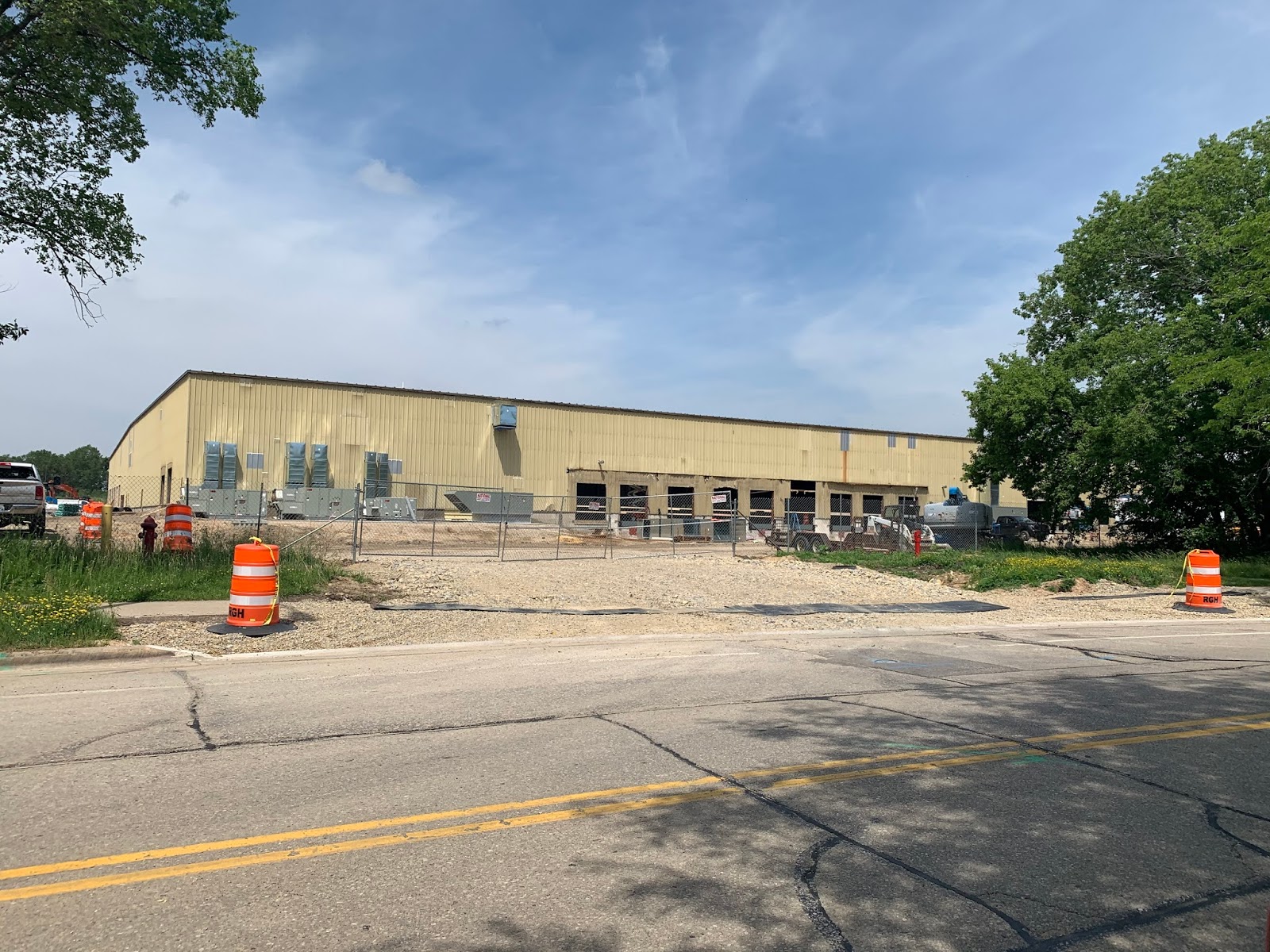 Retiring Guy's Digest Amazon distribution center on Milwaukee Street