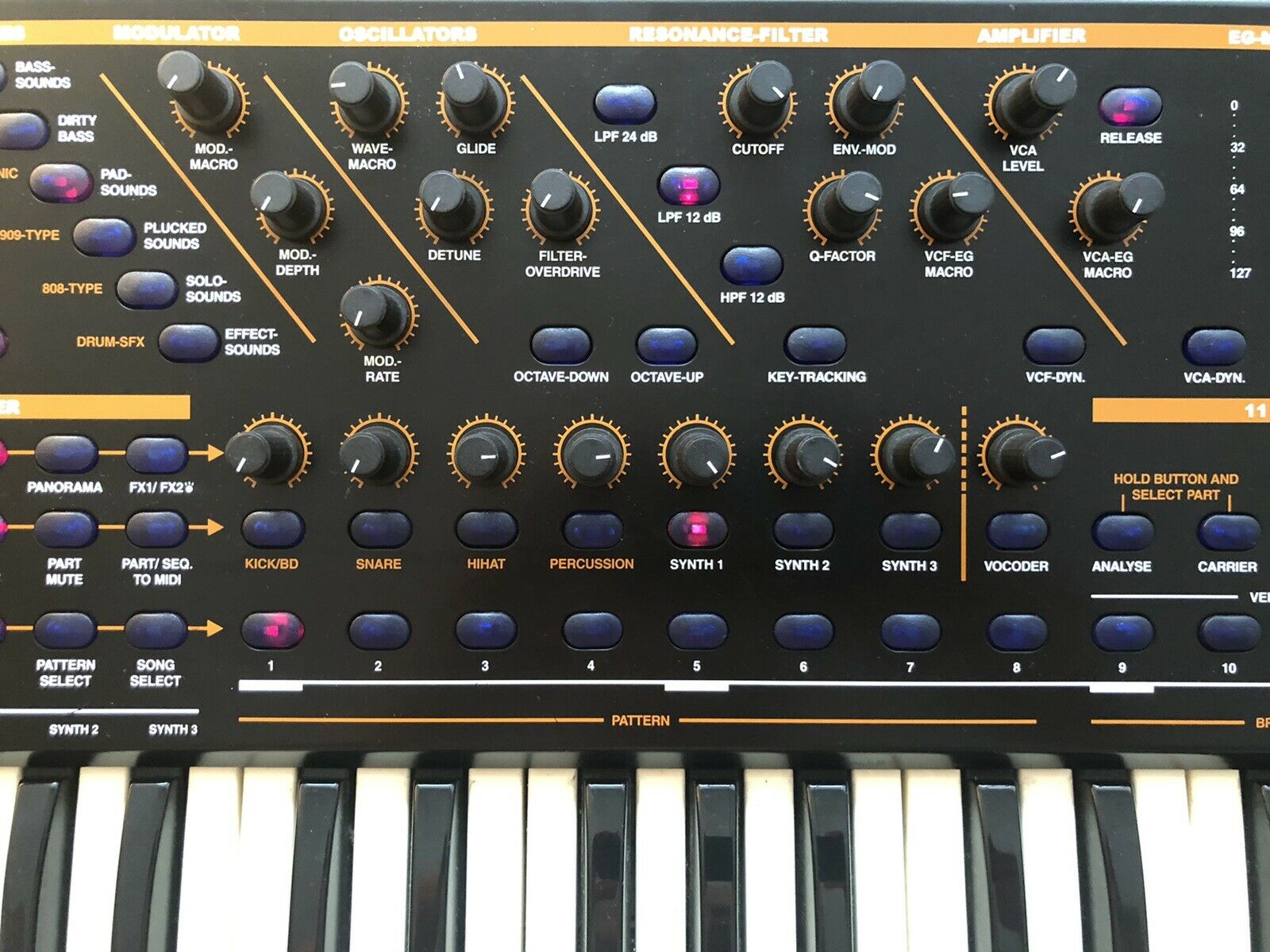 MATRIXSYNTH Quasimidi Sirius virtual analog synth / groovebox