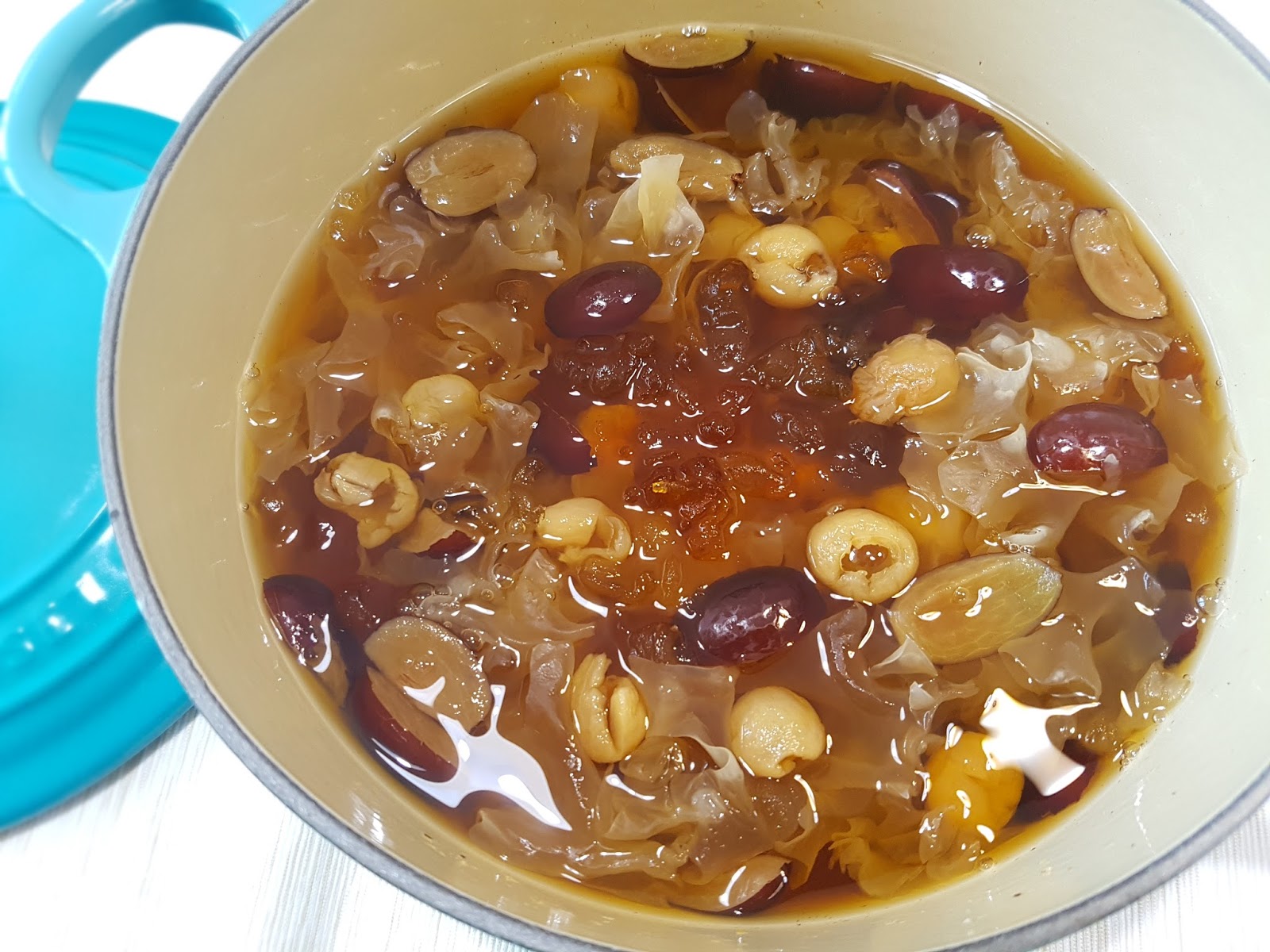 Ah Gim's Playground Peach Gum Dessert 桃胶糖水