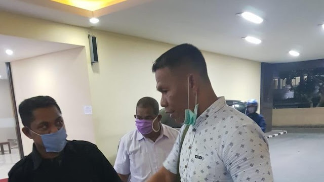 Pengacara Ruslan Buton Ajukan Penangguhan Penahanan Pengacara Ruslan Buton Ajukan Penangguhan Penahanan