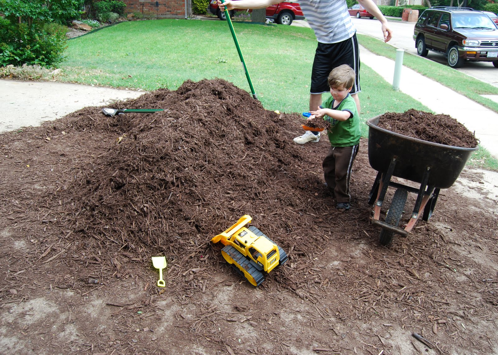 Momfessionals Mulch, Mulch and More Mulch