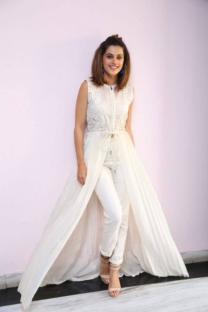 Taapsee In White Dress At Anando Brahma Film Interview