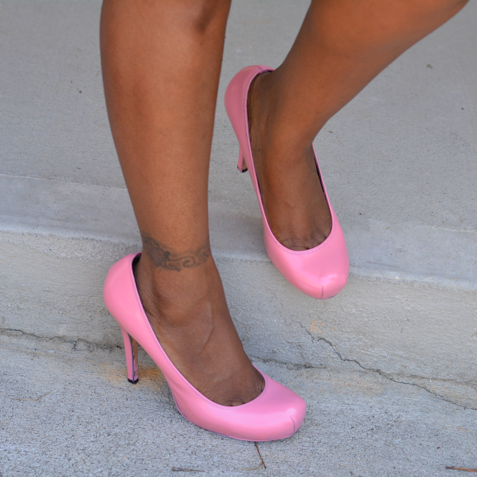 pink shoes outfit