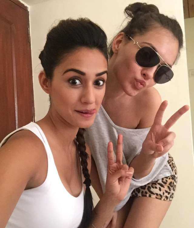 Disha Patani Heating Images and Photos