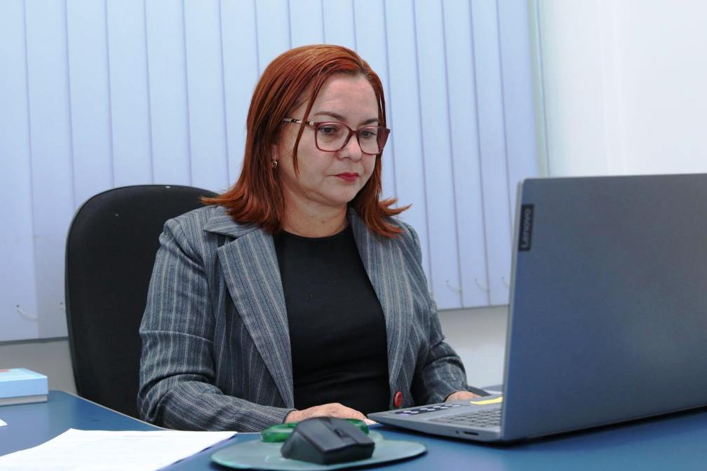 Vereadora abriga namorado e genro em seu gabinete na Câmara de Santarém