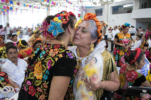 tehuanas en fiesta