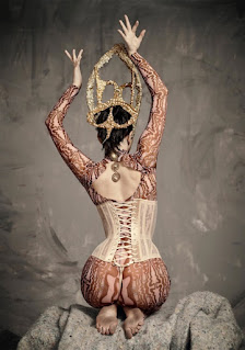 reclaiming-the-corset-editorial-corsetorium