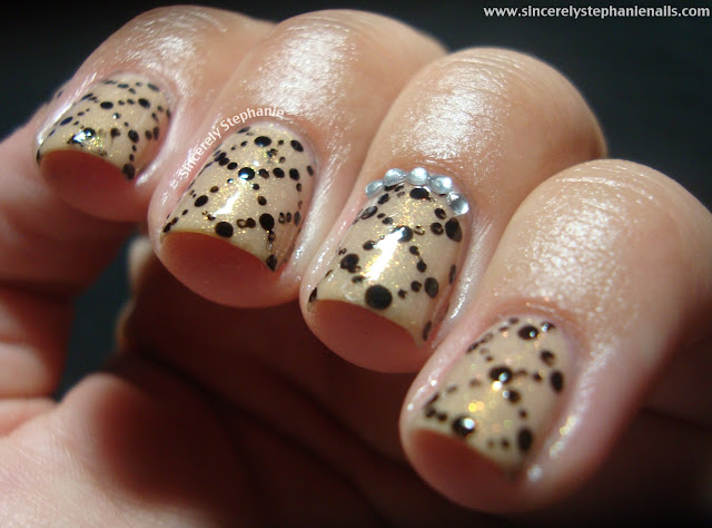 dot nail art