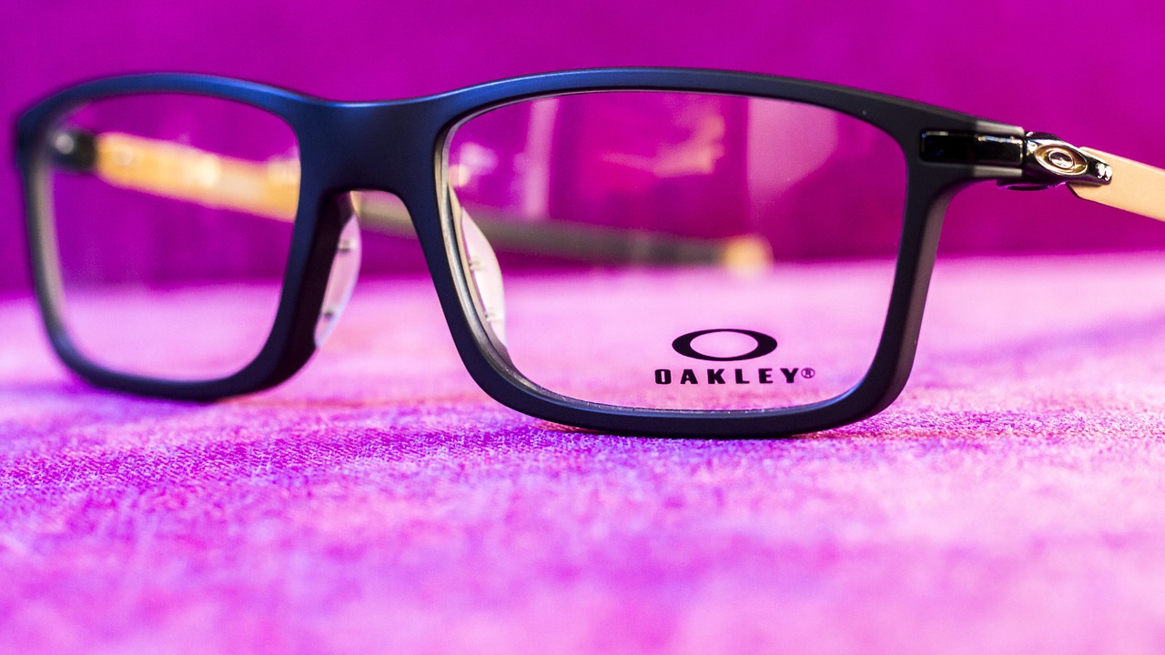 oakley sunglasses company