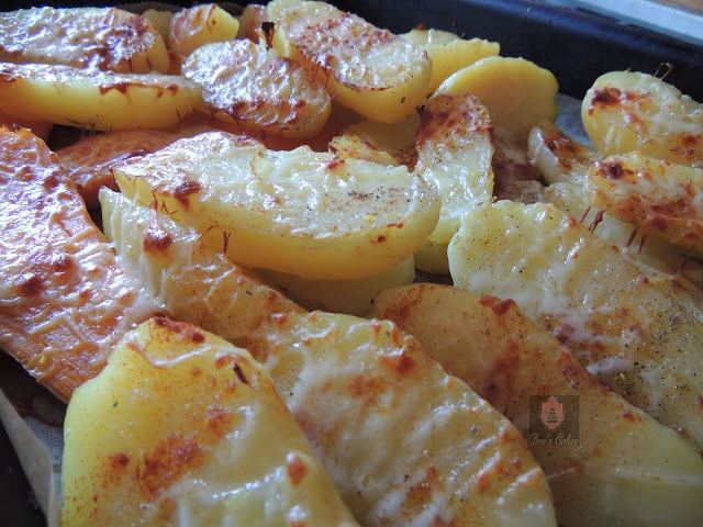 Cartofi cu cascaval-Cheesy Potatoes