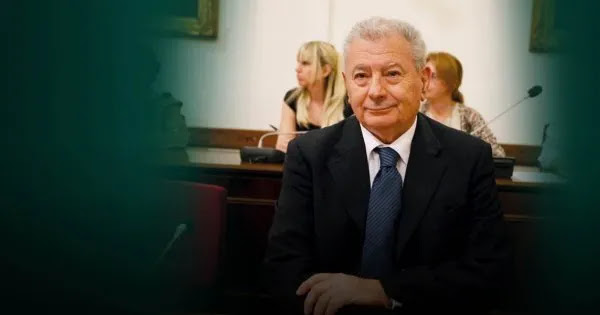 Σε θρίλερ εξελίσσεται η υπόθεση του θανάτου του Σήφη Βαλυράκη - Έγκλημα καταγγέλλει η σύζυγός του Σε θρίλερ εξελίσσεται η υπόθεση του θανάτου του Σήφη Βαλυράκη - Έγκλημα καταγγέλλει η σύζυγός του