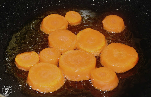 Frying carrots for no tomato sauce Chicken Afritada recipe