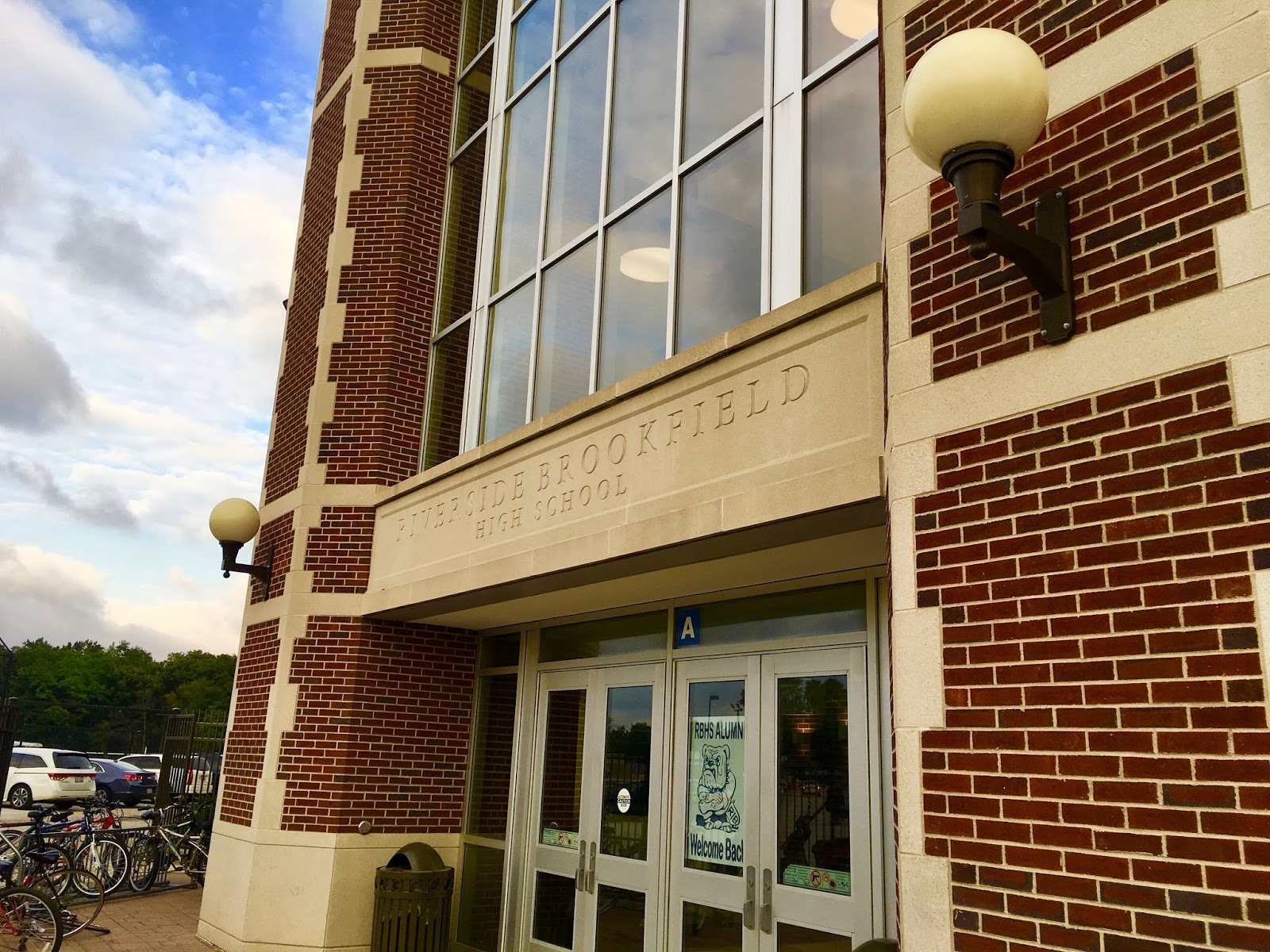 Riverside, Illinois Touring RiversideBrookfield High School