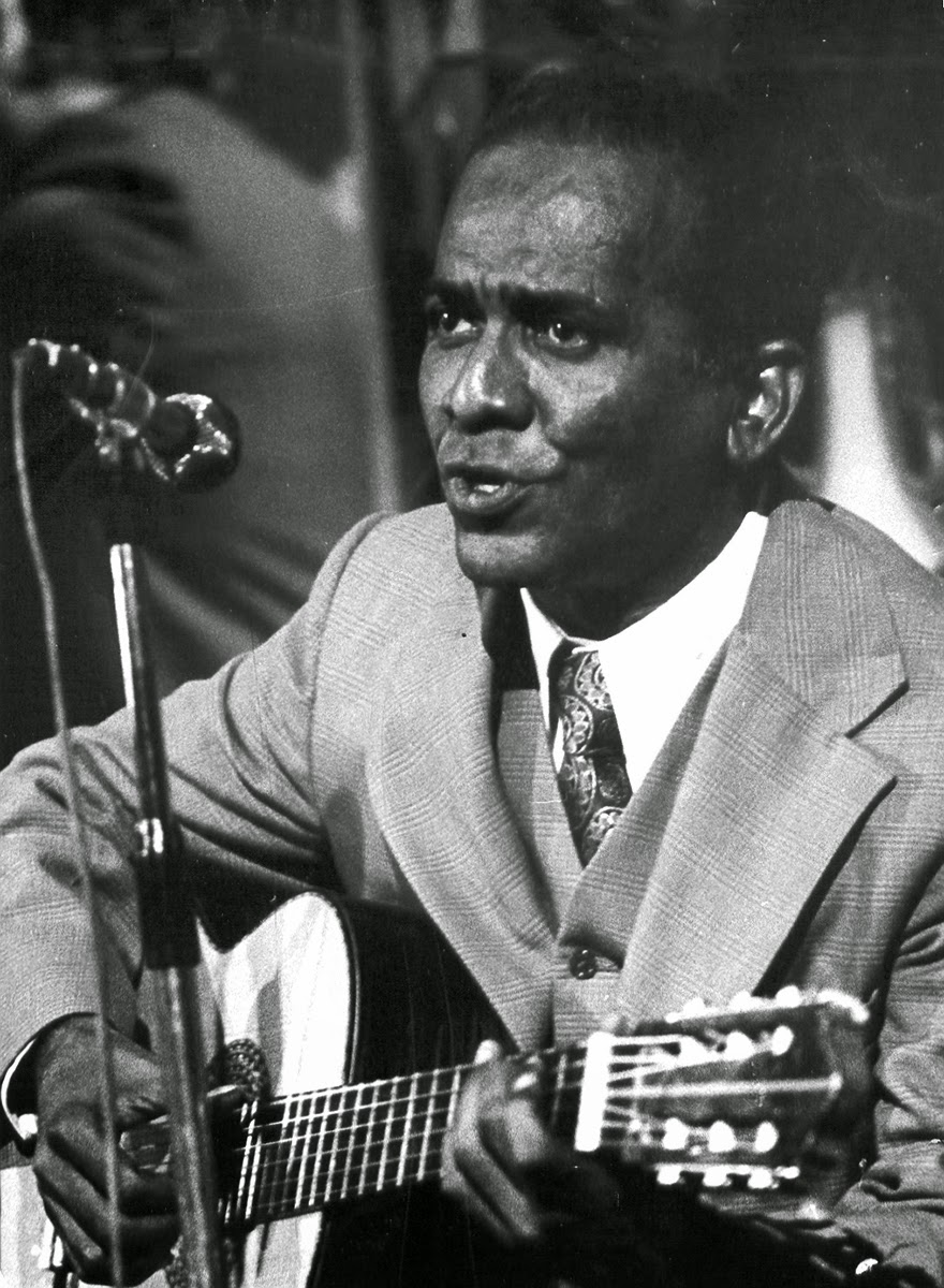 L'Ostia José Antonio Méndez Interpreta Sus Exitos