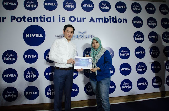 Apprentice 5- Sharifah Farah Farahana Bt. Tuan Said Shaikh.jpg Apprentice 5- Sharifah Farah Farahana Bt. Tuan Said Shaikh.jpg