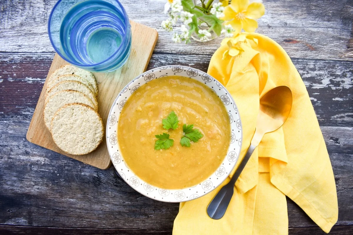 Slow Cooker Split Pea Soup 