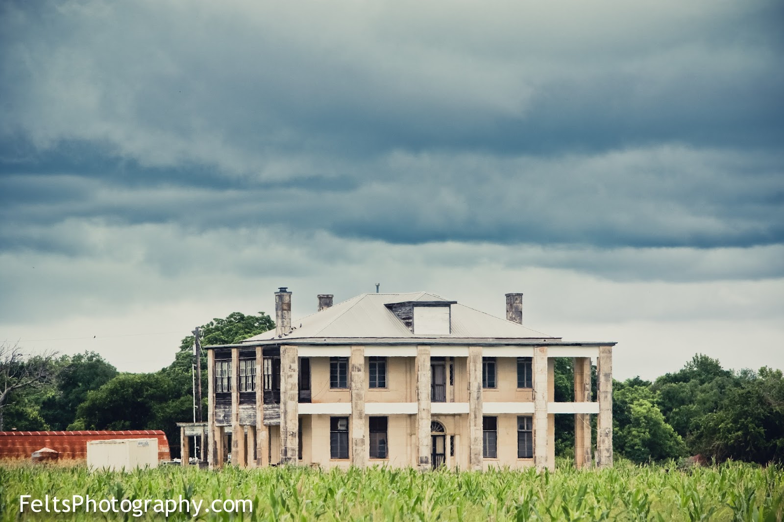 Texas chain saw massacre house holdenmet