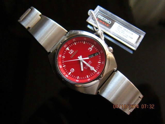 jam & watch: Seiko S-Wave SKX251K Red-Dial (Sold)