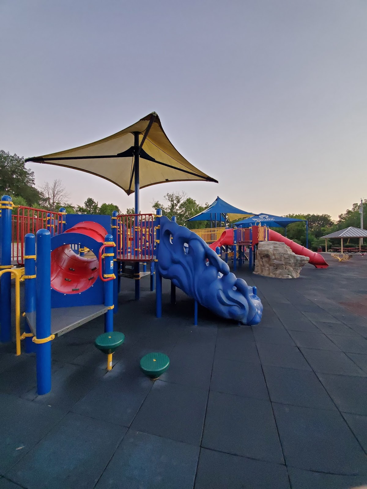 Play St. Louis Bernie Hillermann Park, Washington