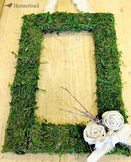 Craft an Easy Square Moss Wreath. Homeroad.net