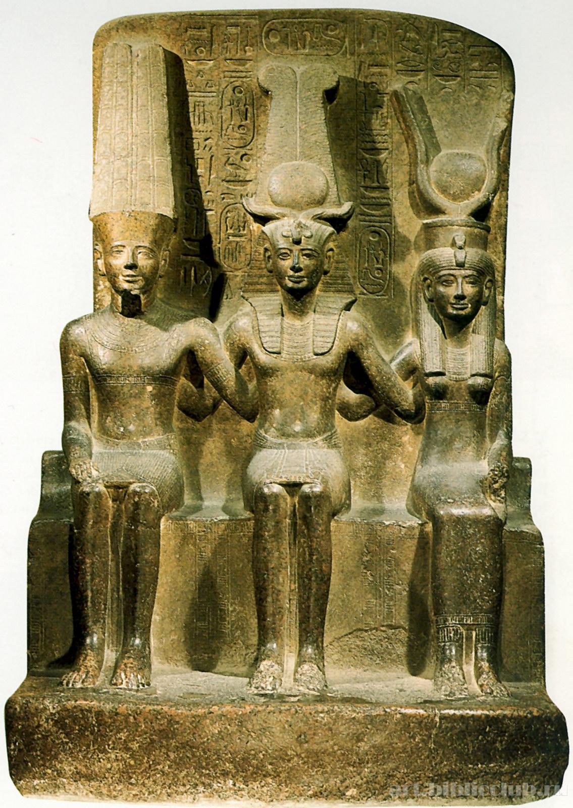 Amon gods. Исида Осирис гор британский музей. Мут Амон в древнем Египте. Мут богиня Египта. Богиня мут в древнем Египте.