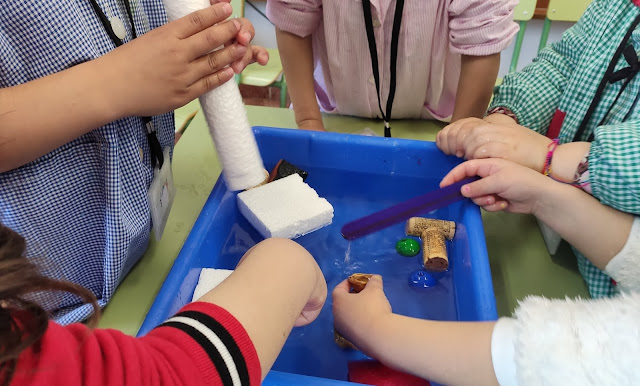 flotación-experimentos-experimentos para niños-experimentos infantiles-experimentos faciles-experimentos faciles para niños-ciencia experimentos-ciencia para niños-como hacer un experimento-como hacer experimentos para niños