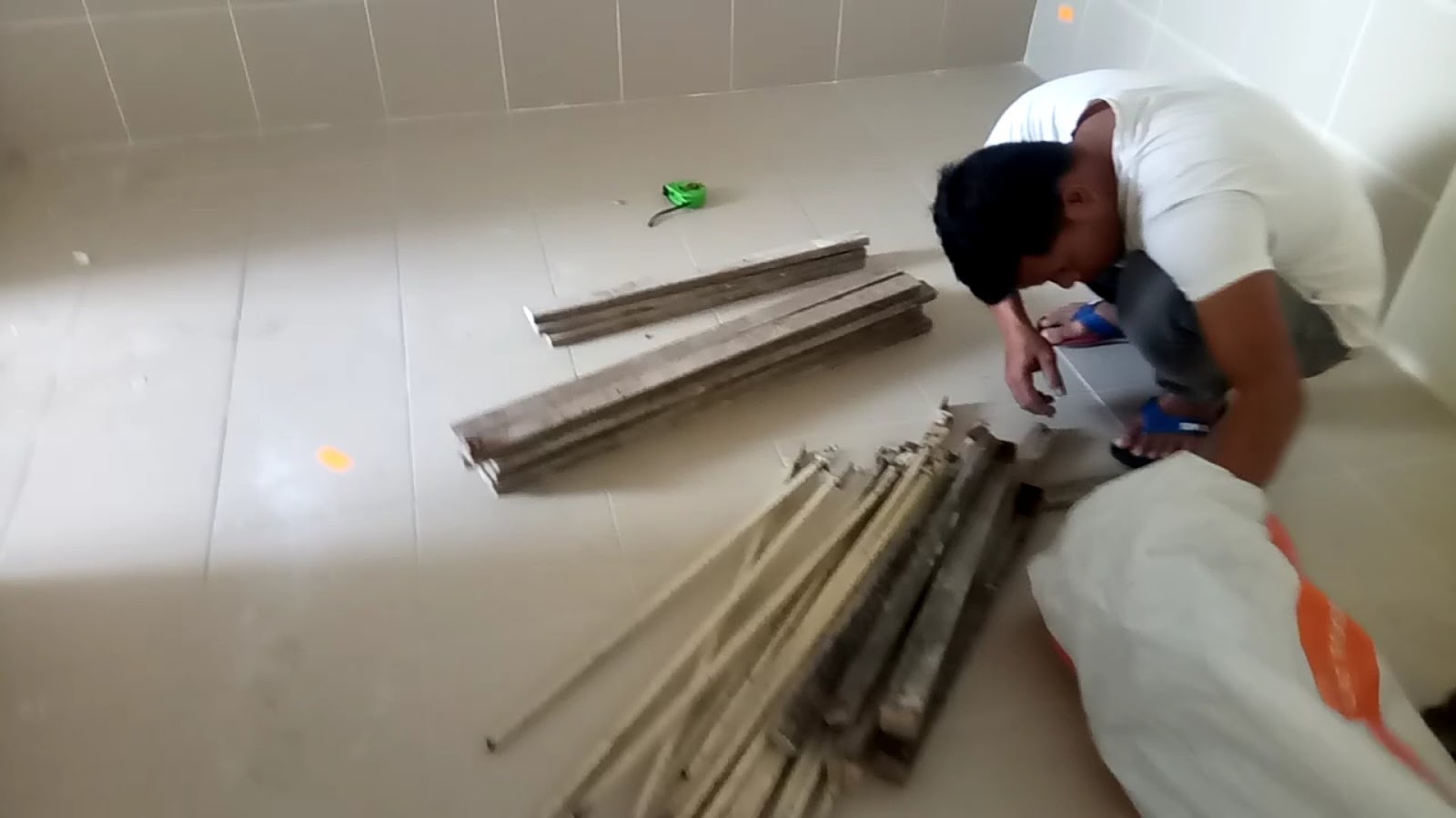 Table top konkrit warna hitam bentuk lurus