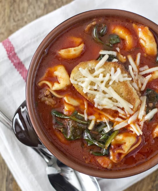 Tortellini Soup with Italian Sausage & Spinach #winterrecipe #soup