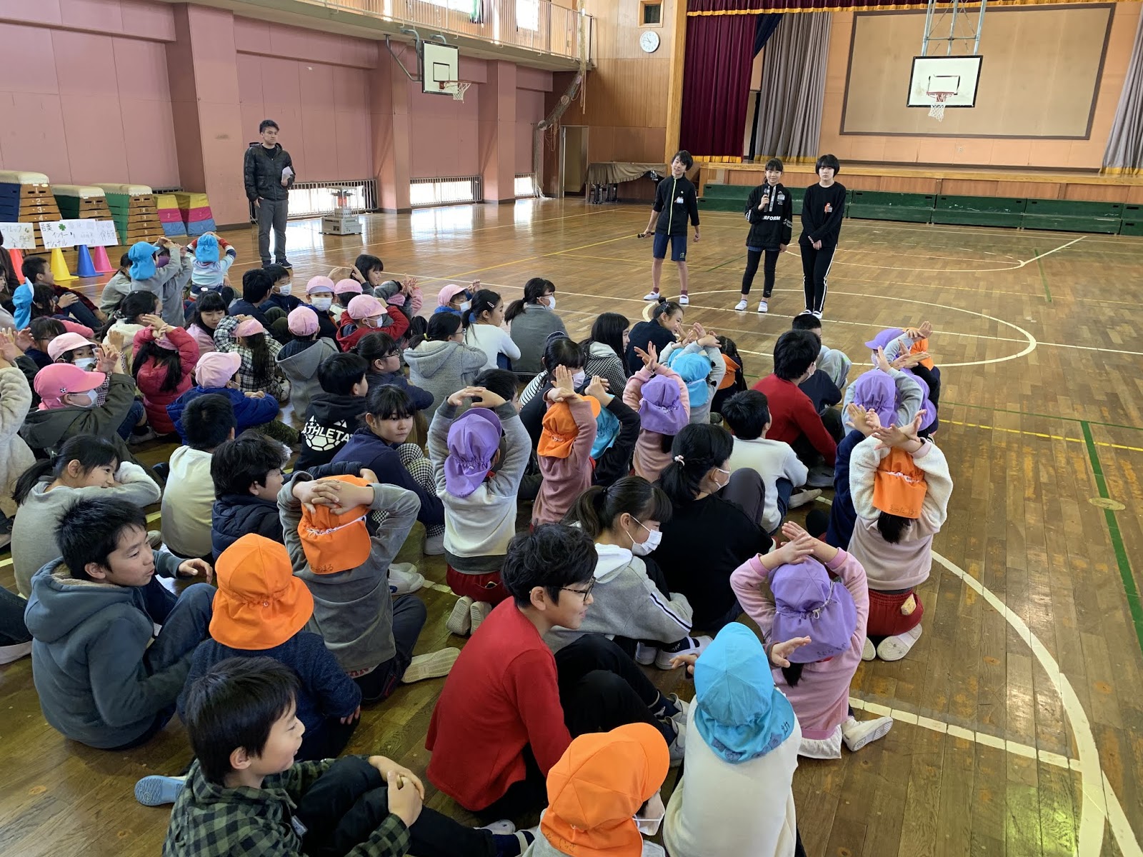 幸NEWS 2/18の幸小学校 幼保連携(小学校探検)
