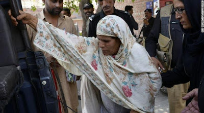 dd Woman sentenced to death for burning daughter alive in Pakistan