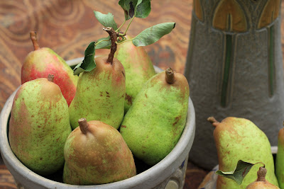 Roseville Mostique and Pears