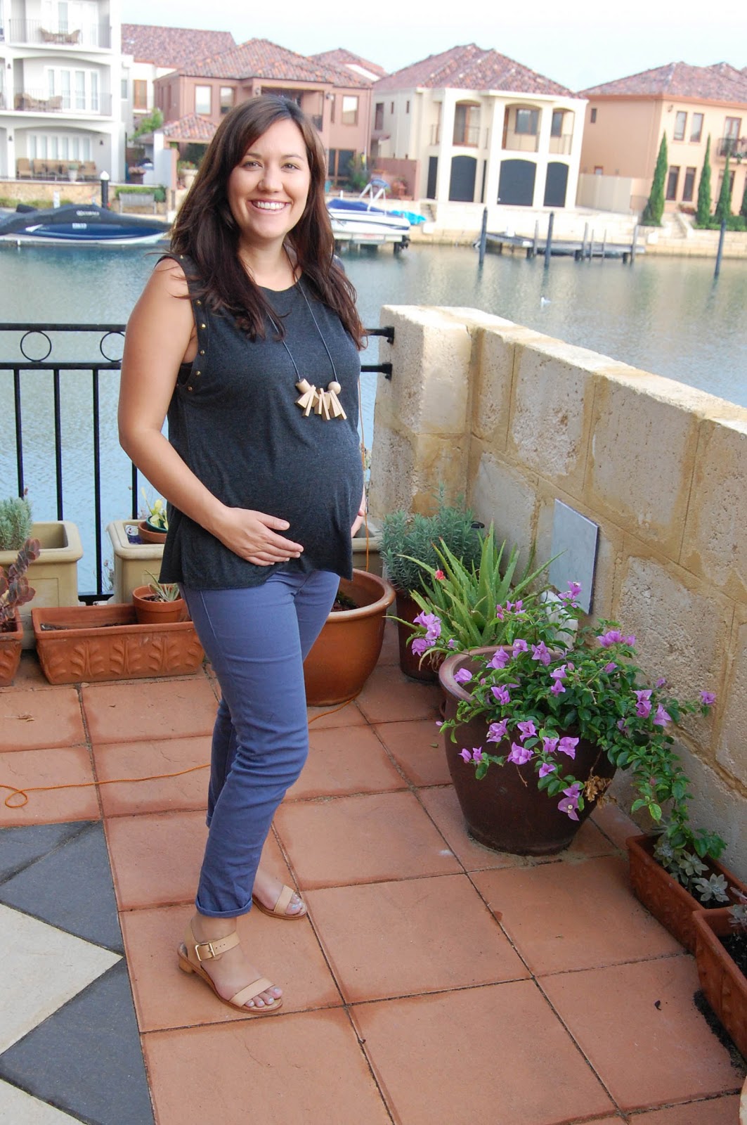 2x maternity capris Clearance