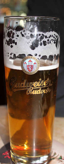 Budejovicky Budvar eli aito ja alkuperäinen Budweiser-olut