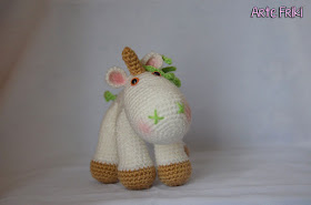 unicornio amigurumi muñeco peluche crochet ganchillo ser magico friki unicorn doll plushie handmade knitting magic fantasy fantasia