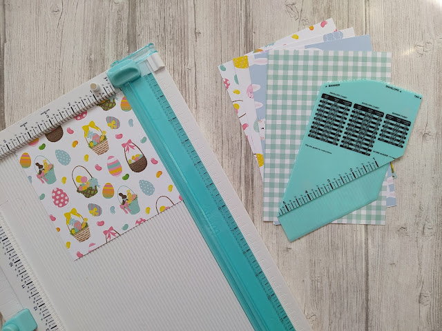 DIY Scrapbooking Bannière Easter (Mini ABC punch board - All in one tool We r Memory Keepers)