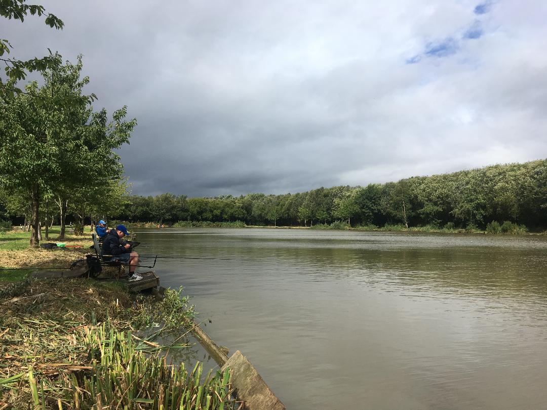 UK fishing venues Woodlands Lakes (Skylark Lake) Venue Review