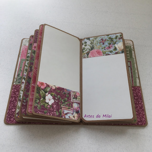 Traveler book Bloom Traveler book Bloom