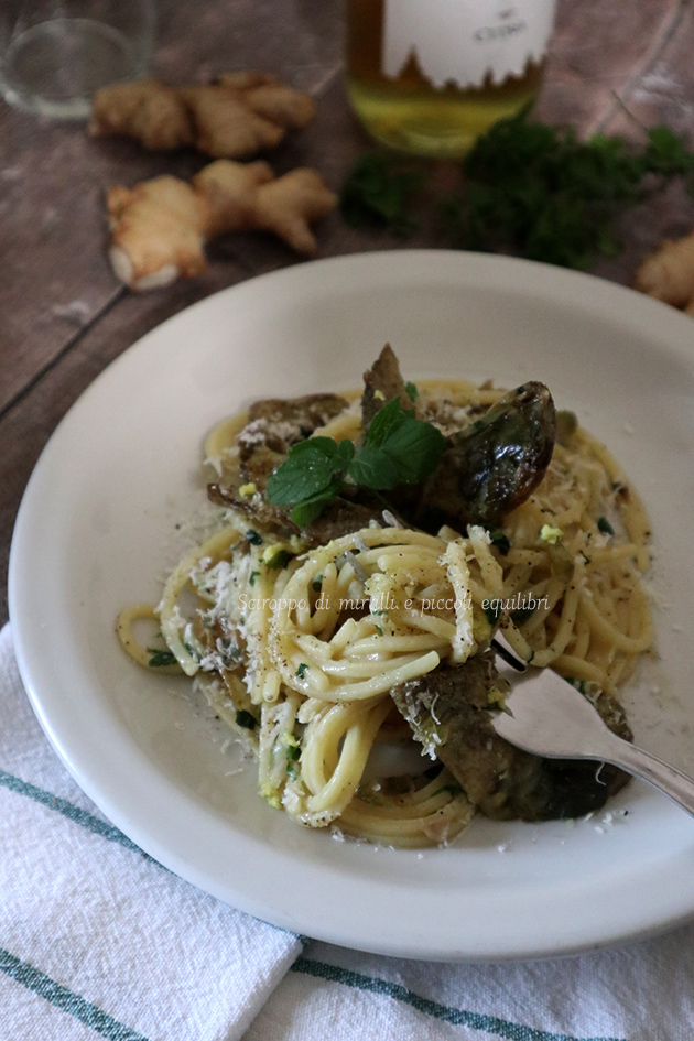 Spaghetti con carciofi, pecorino romano, mentuccia e zenzero