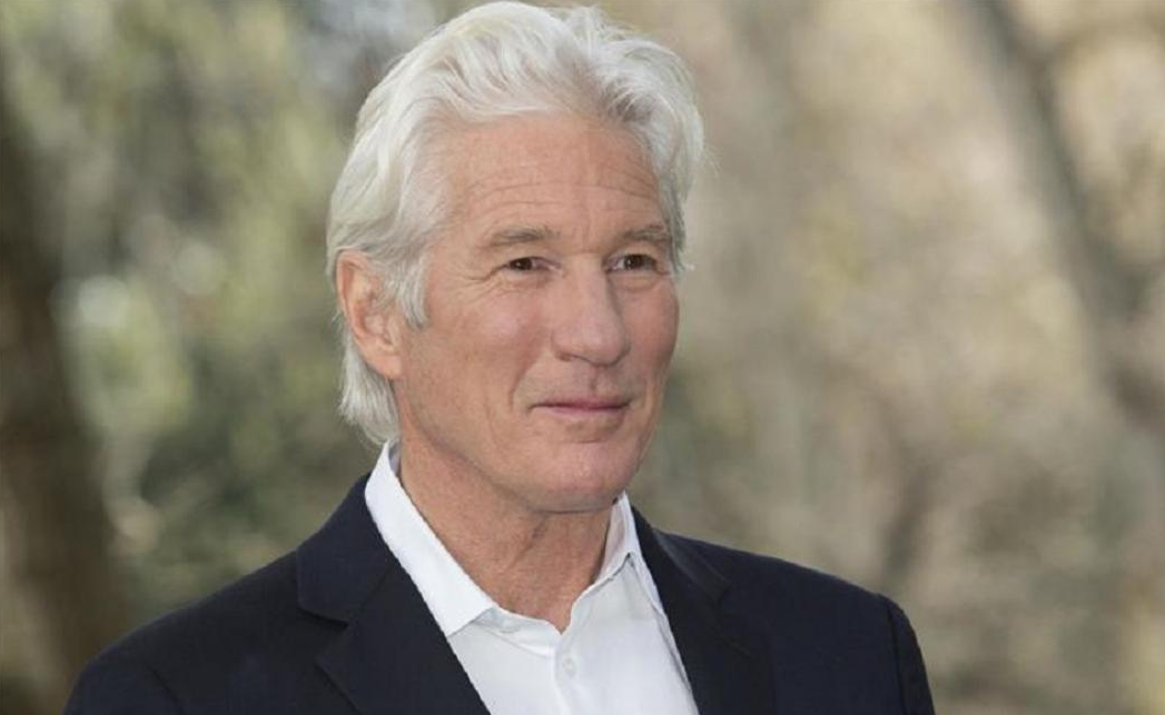 Актер ричард гир. Ричард гир с семьей фото 2020. Ричард гид. Ричард гир. Гир одаренных.